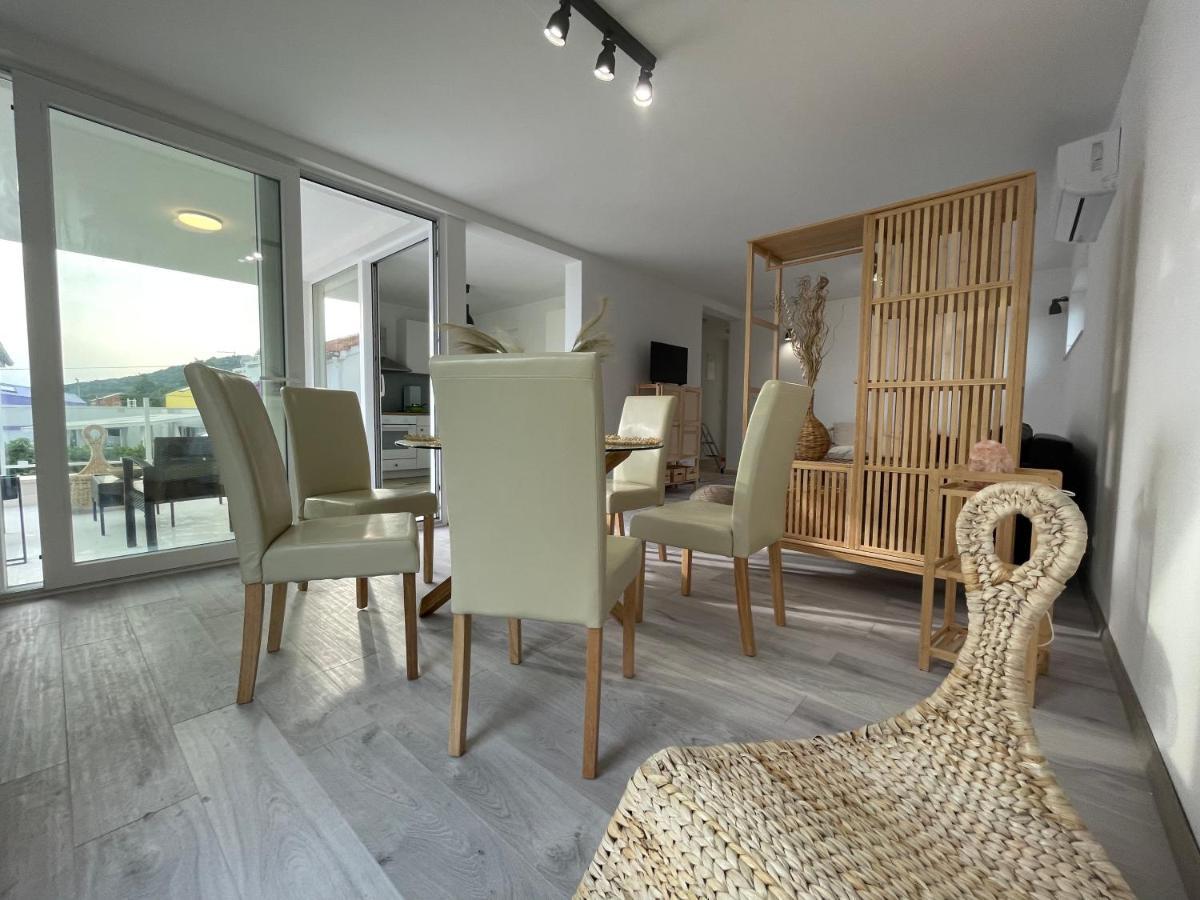 Vila Regina Apartment Regina With Swimming Pool Jezera Extérieur photo